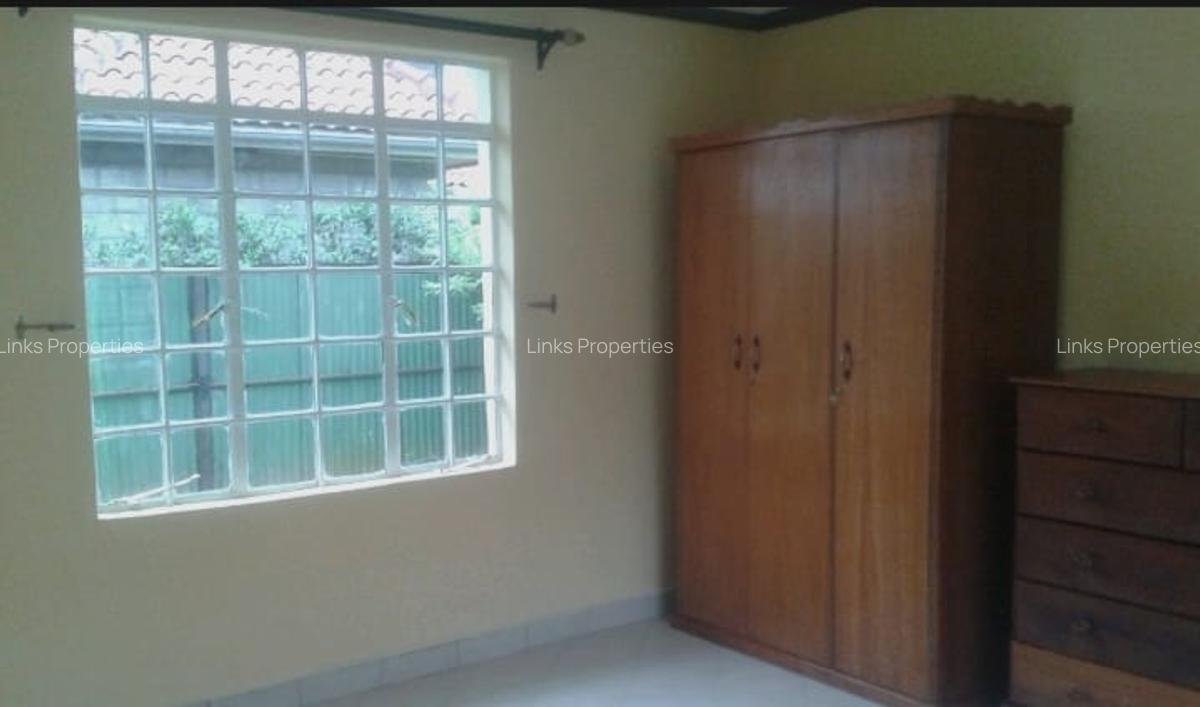 2 Bed House with En Suite at Karen Road - 9
