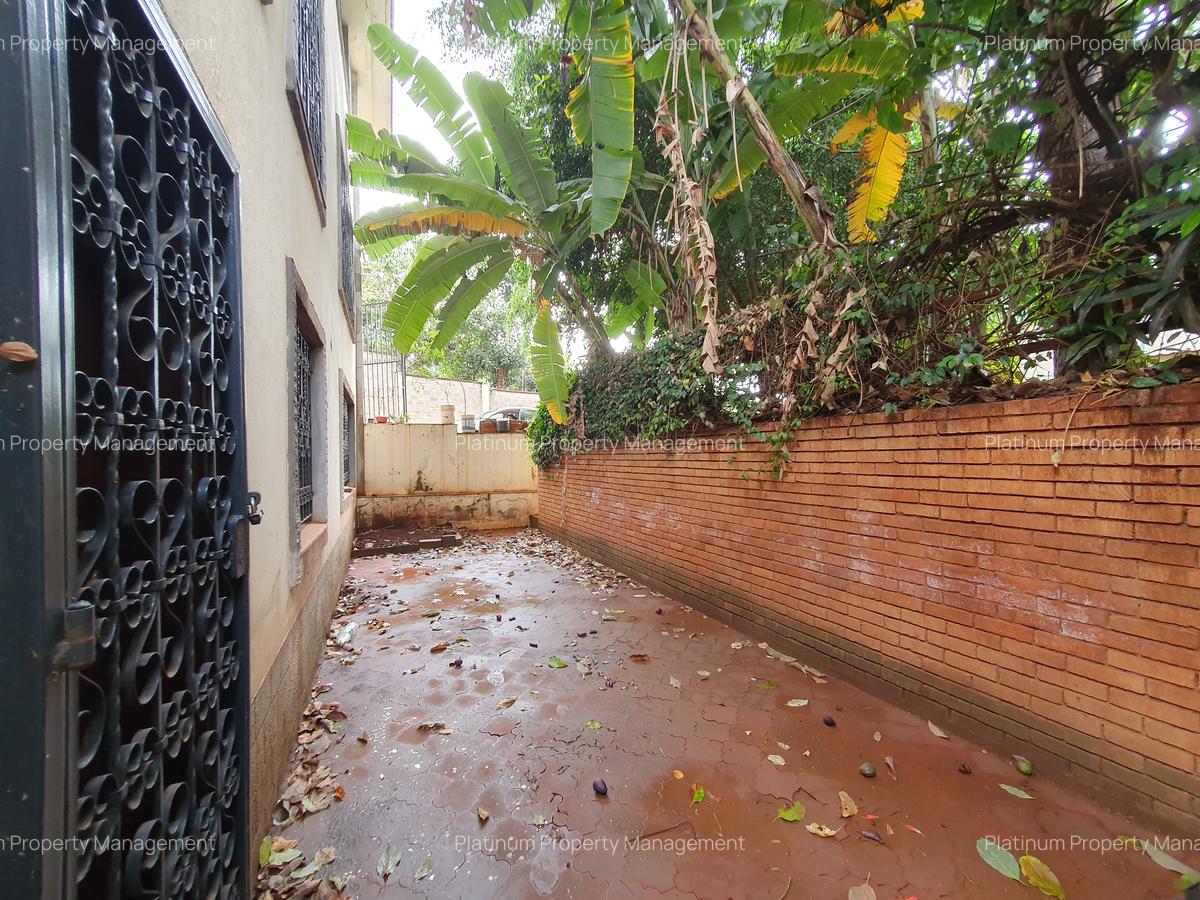 4 Bed House with En Suite at Grevillea Grove - 20