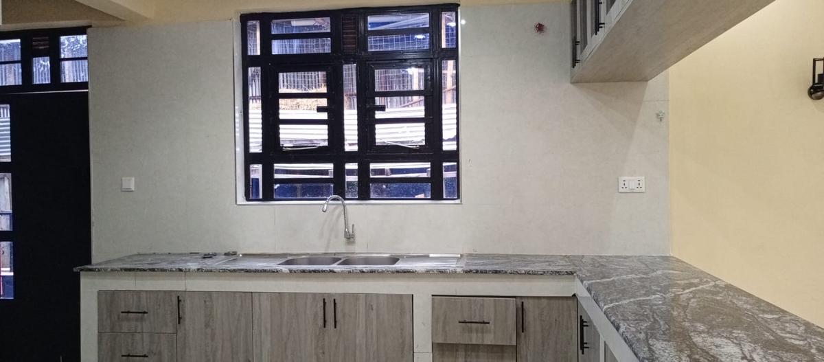 3 Bed Villa with En Suite in Kenyatta Road - 4