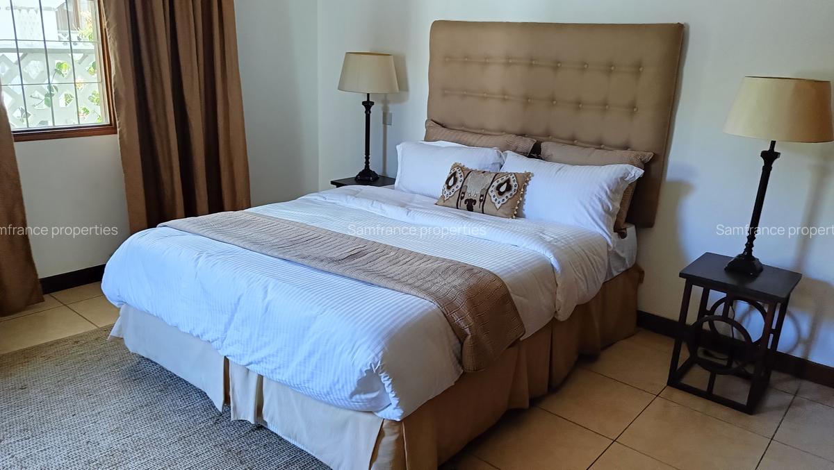 4 Bed Townhouse with En Suite at Greenwood Drive - 11