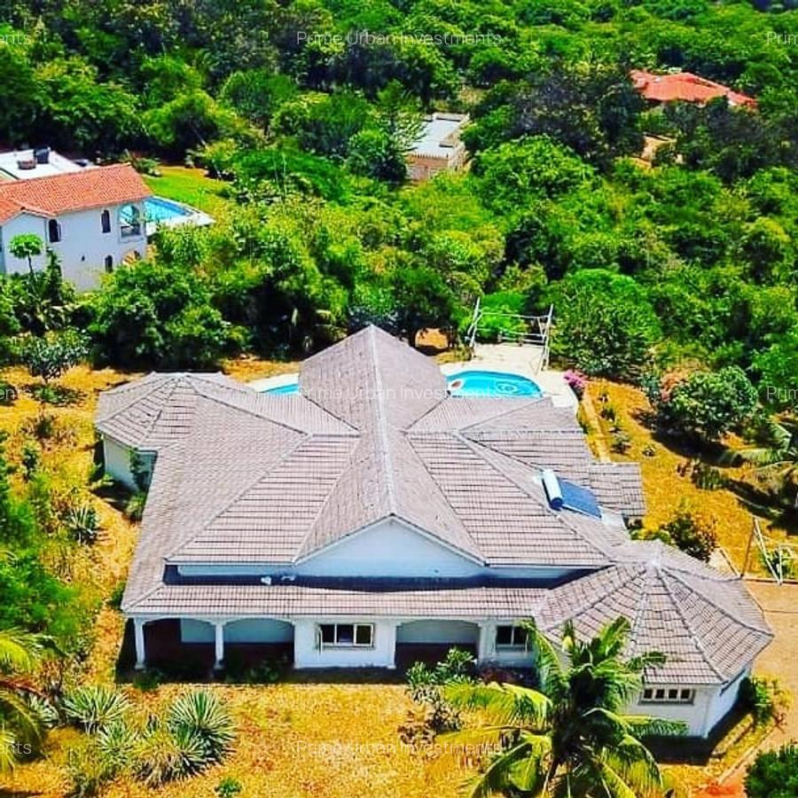 5 Bed Villa with En Suite in Vipingo - 8