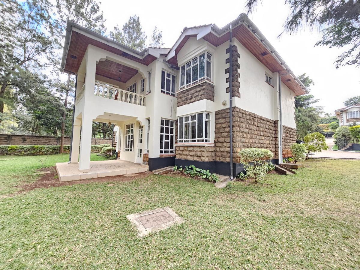 5 Bed House with En Suite in Lavington - 18