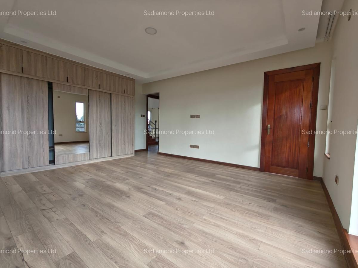 4 Bed Townhouse with En Suite in Runda - 6