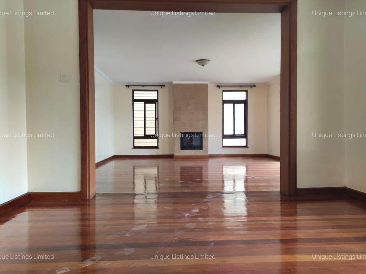 5 Bed Townhouse with En Suite in Lavington - 8