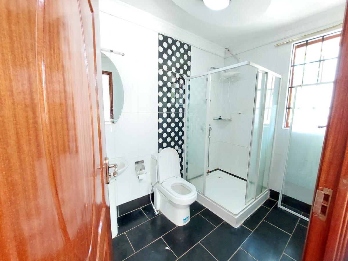 4 Bed House with En Suite in Runda - 16