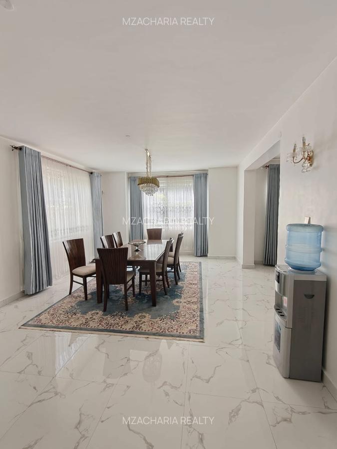 6 Bed Townhouse with En Suite in Karen - 4