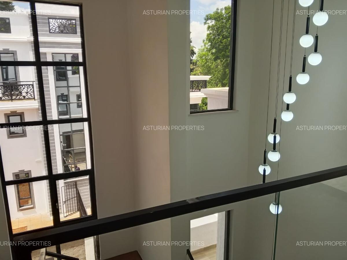 5 Bed Townhouse with En Suite in Lavington - 14