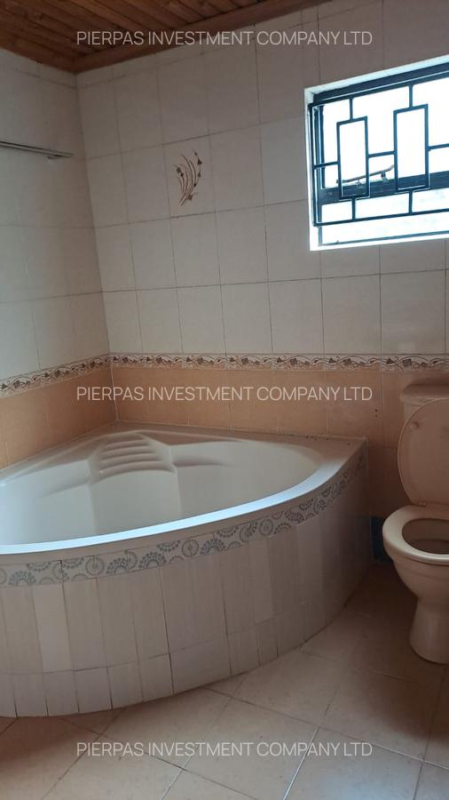 5 Bed Townhouse with En Suite in Runda - 11