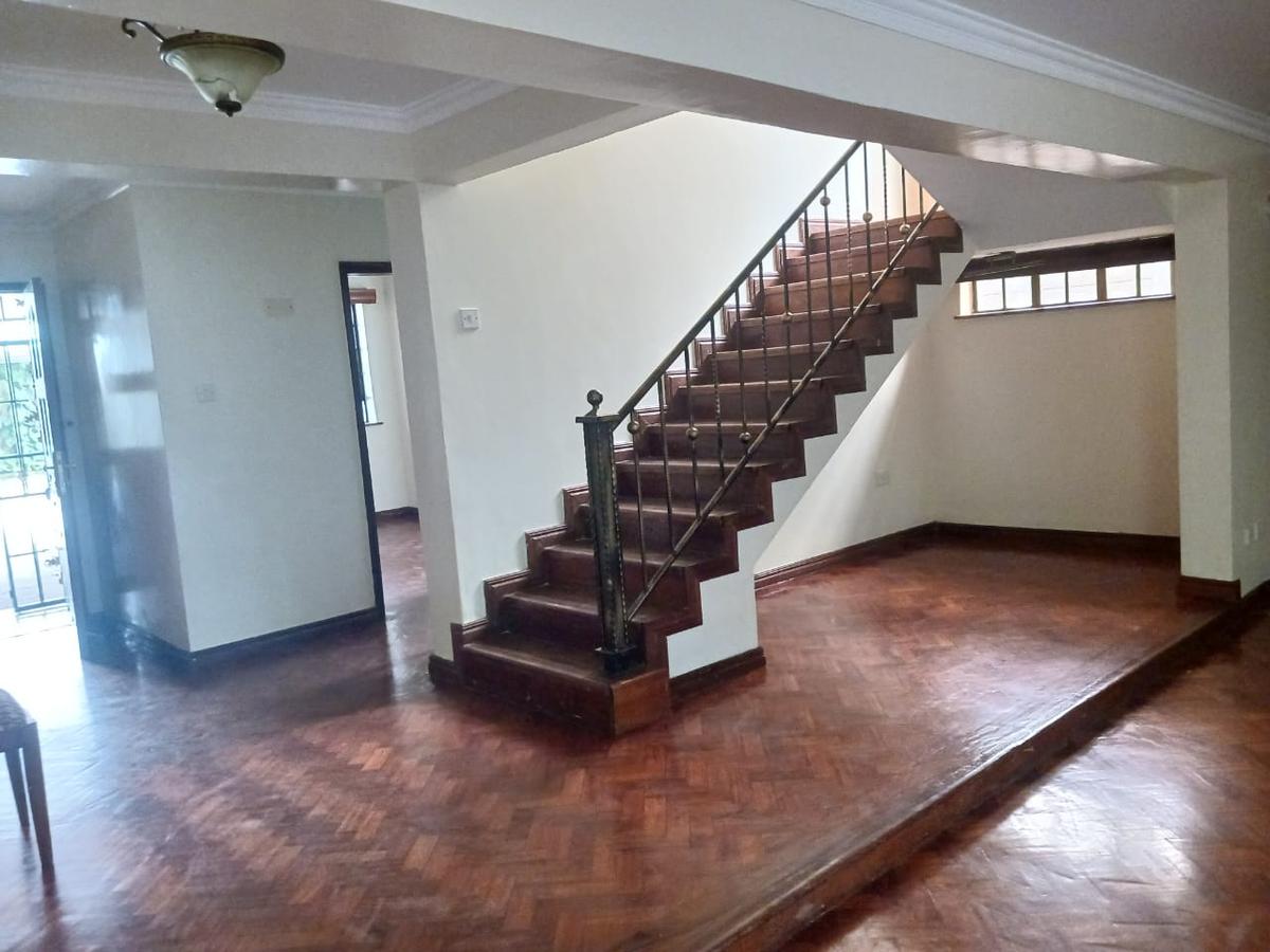 5 Bed Villa with En Suite in Lavington - 6