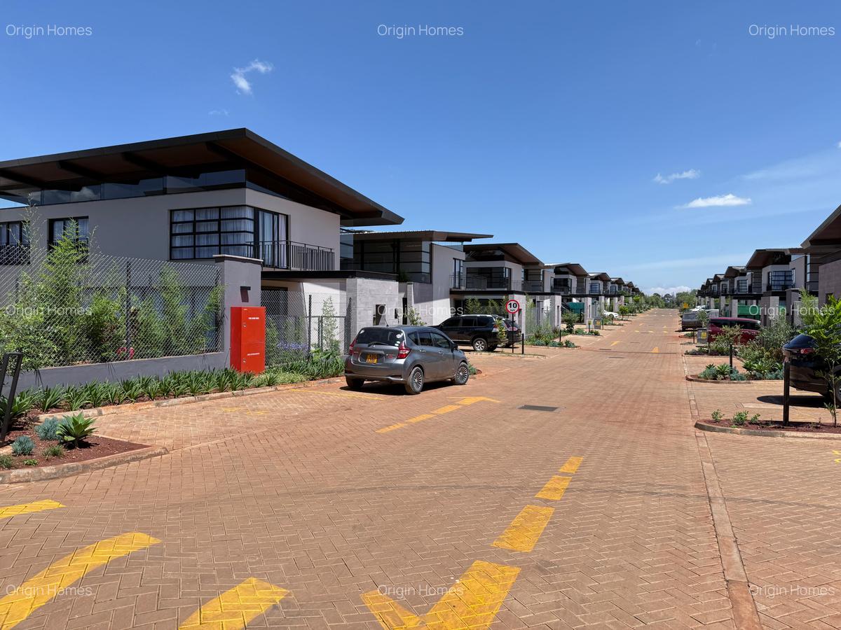 3 Bed Townhouse with En Suite at Runda - 13