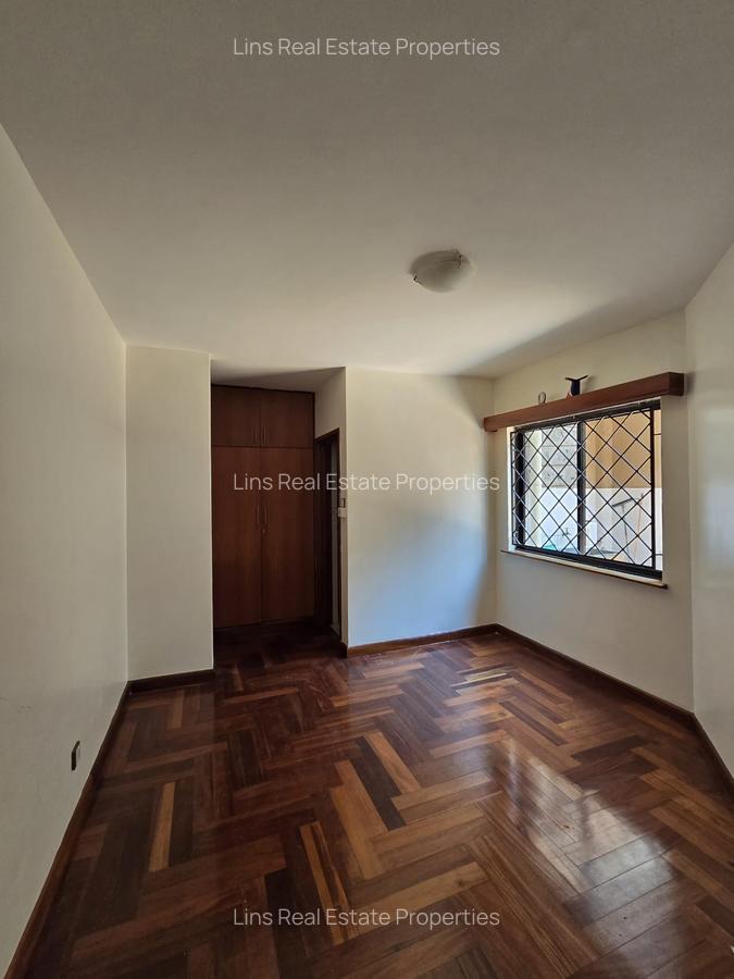 5 Bed Townhouse with En Suite in Lavington - 8