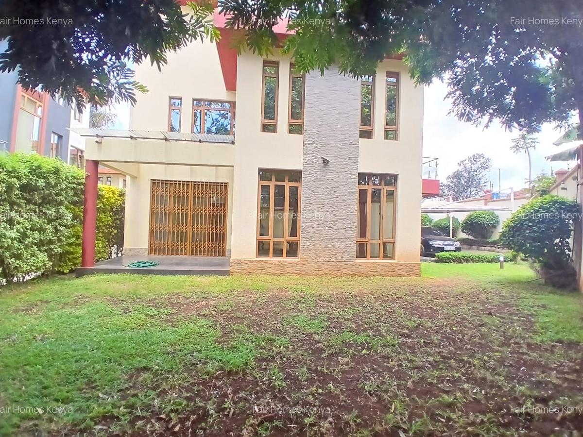 5 Bed Townhouse with En Suite at Lavington Green - 1