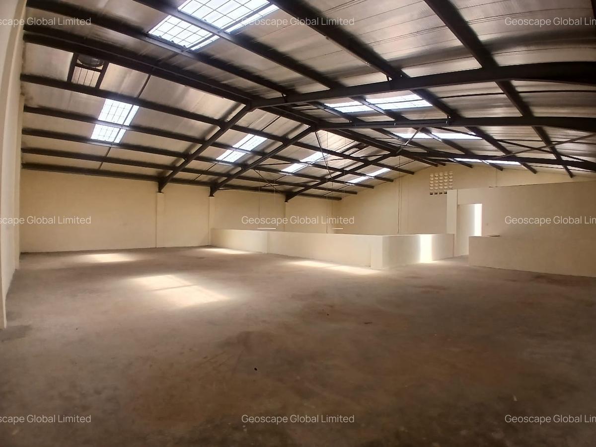 7,200 ft² Warehouse with Parking in Ruaraka - 2