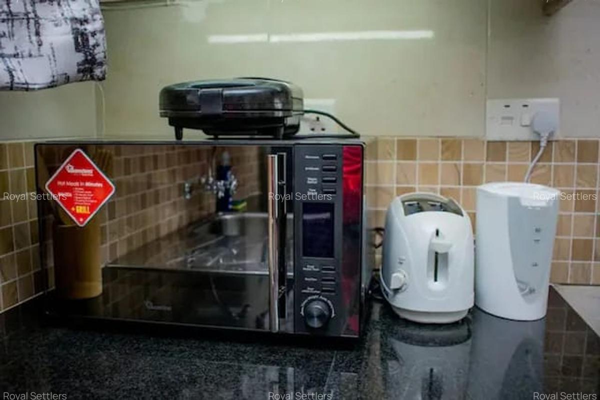 Serviced 1 Bed Apartment with En Suite at Westlands Close - 12