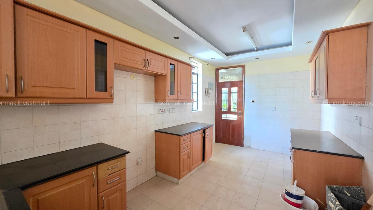 4 Bed Townhouse with En Suite at Karbaserian Avanue - 4
