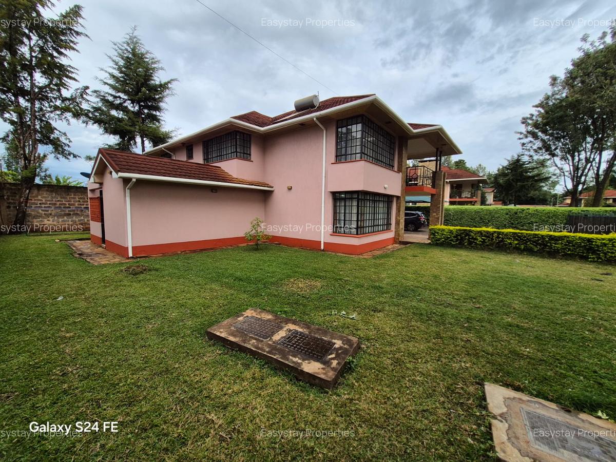 5 Bed House with En Suite in Runda - 1