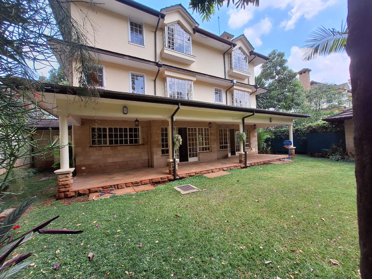 5 Bed Townhouse with En Suite in Lavington - 17