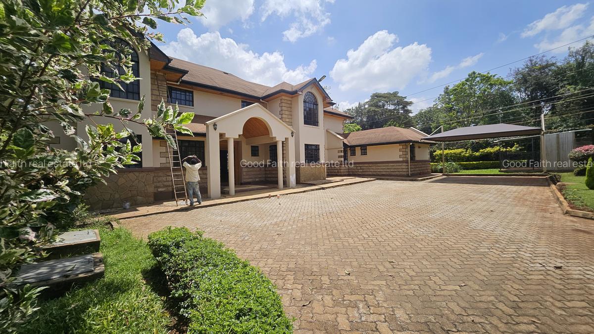 5 Bed House with En Suite in Runda - 3