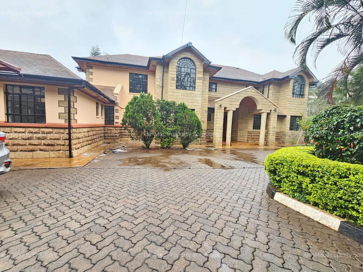 4 Bed House with En Suite in Runda - 1