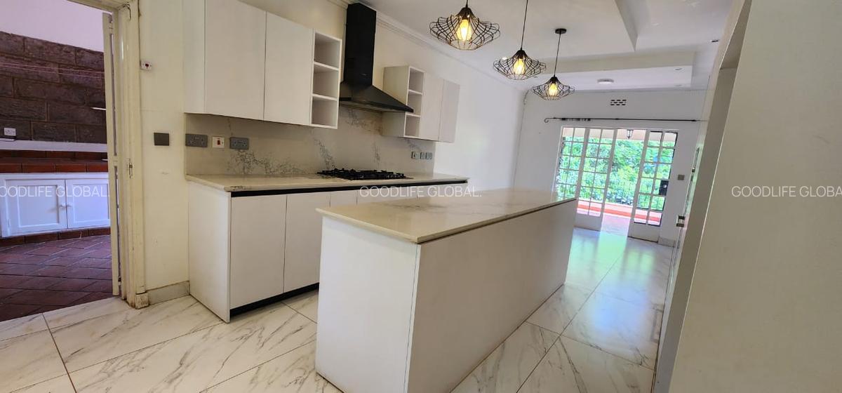 4 Bed Villa with En Suite in Lavington - 8