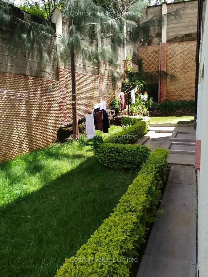 5 Bed House with En Suite at Lavington Green - 6