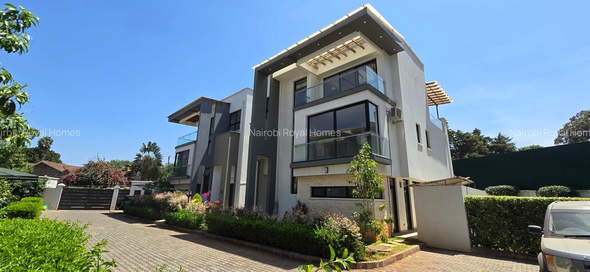 5 Bed Townhouse with En Suite at Lavington Green - 20