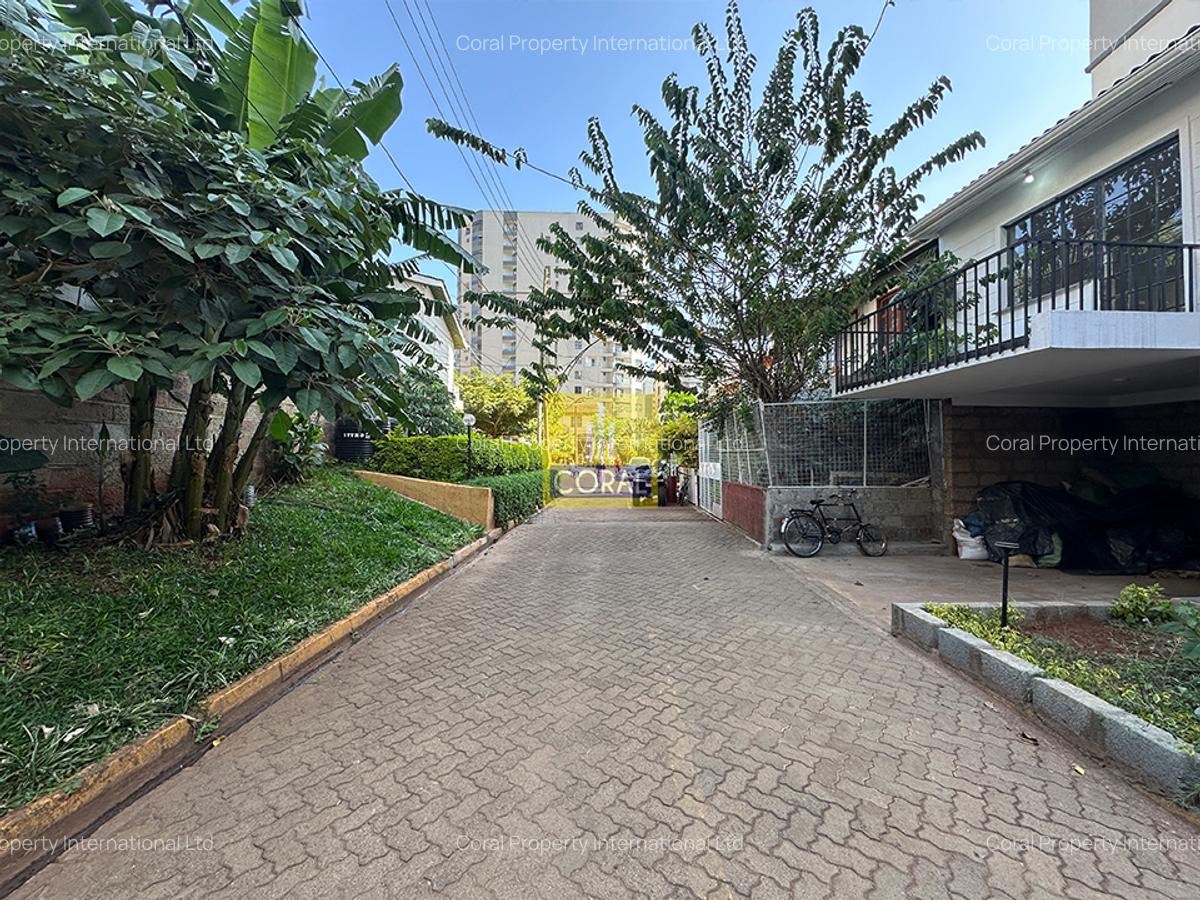 4 Bed Townhouse in Parklands - 14