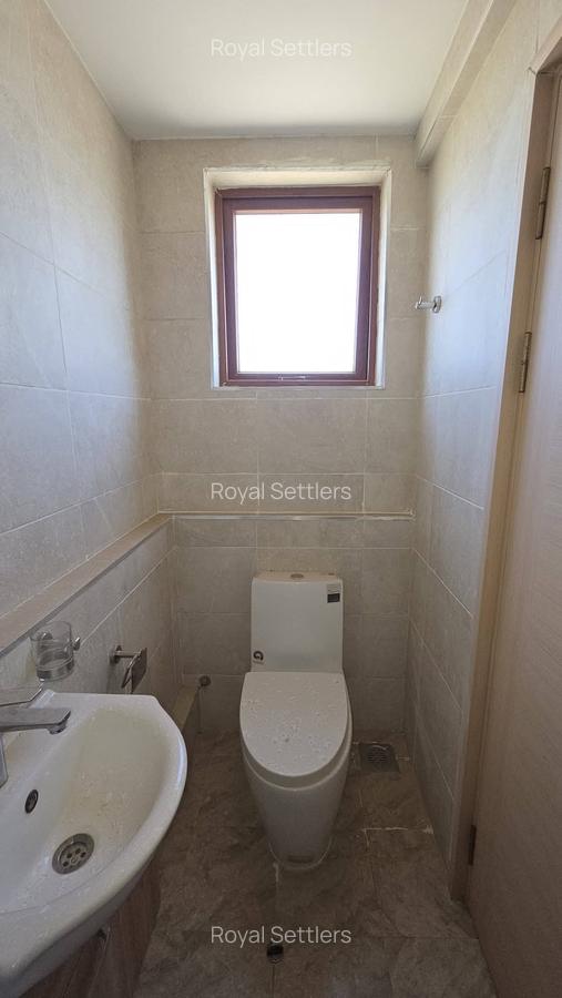 4 Bed Apartment with En Suite at Brookside Grove - 6