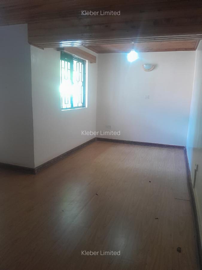 5 Bed Villa with En Suite in Runda - 11