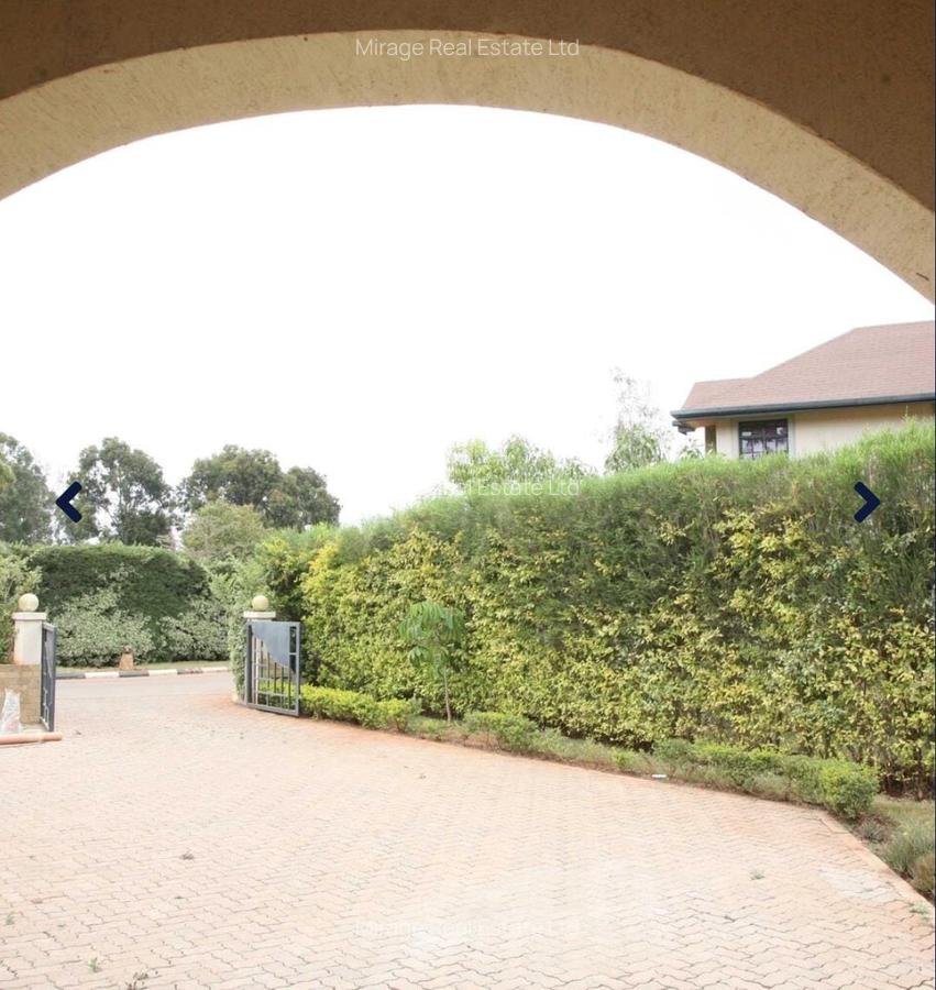 4 Bed House with En Suite in Karen Hardy - 8