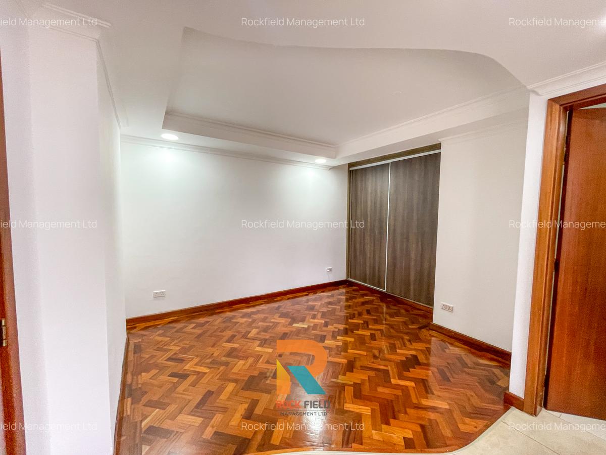 6 Bed Townhouse with En Suite in Lavington - 8