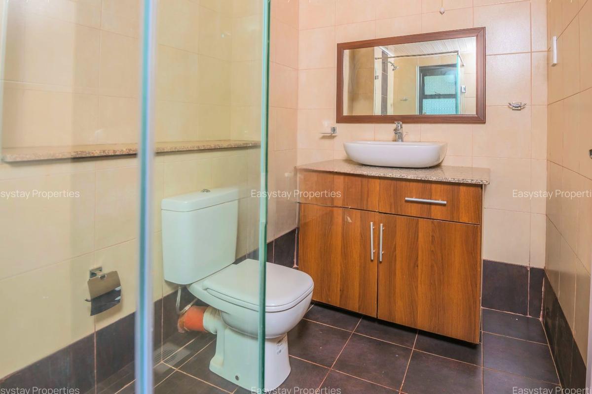 4 Bed Apartment with En Suite in Riverside - 7