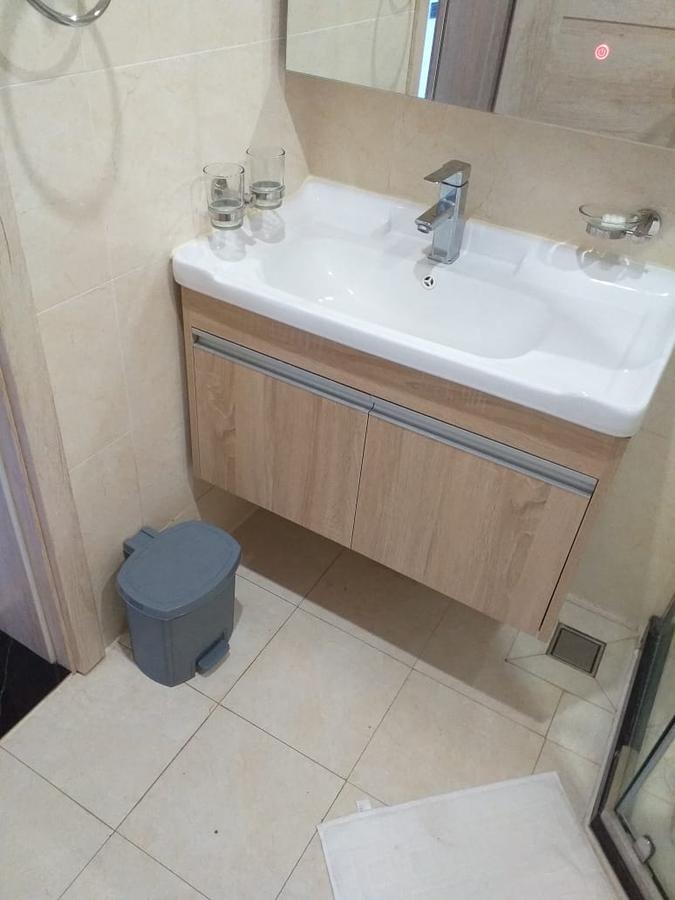 Serviced 2 Bed Apartment with En Suite at Lavington - 10