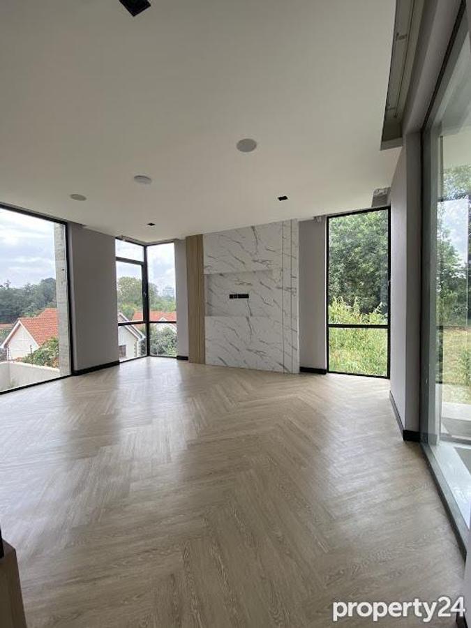 5 Bed Townhouse with En Suite in Lavington - 13