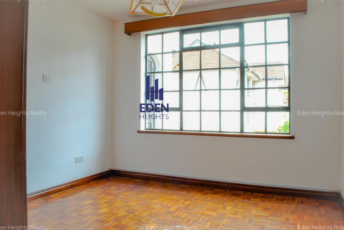 3 Bed Apartment with En Suite in Valley Arcade - 8