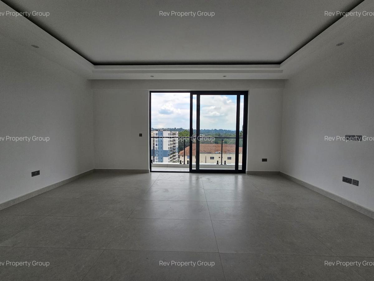 3 Bed Apartment with En Suite in Brookside - 2