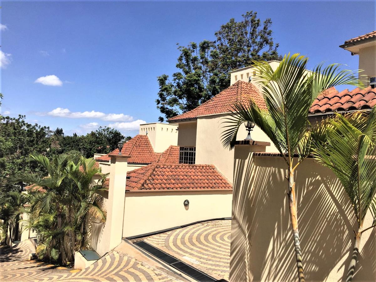 4 bed townhouse with en suite in kyuna