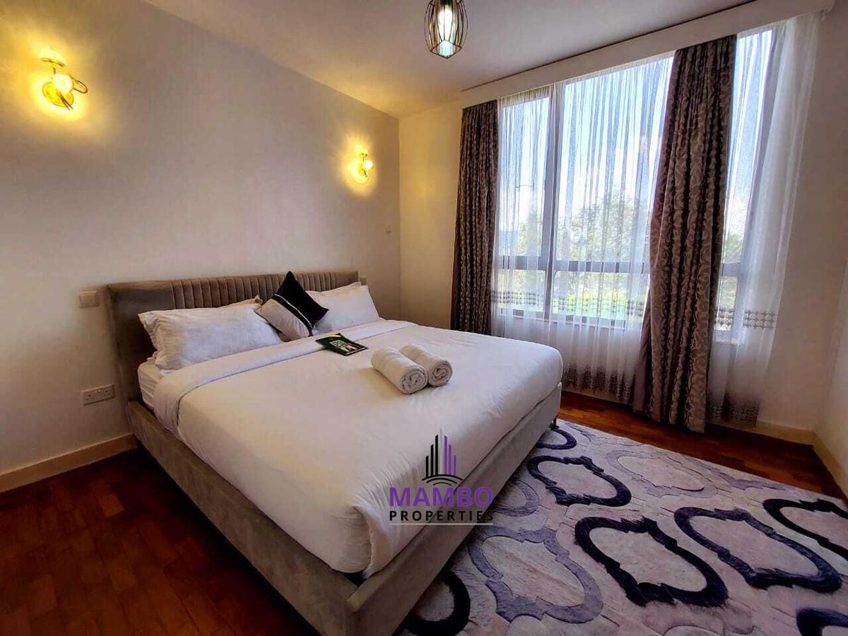 Serviced 2 Bed Apartment with En Suite at Dennis Pritt - 6