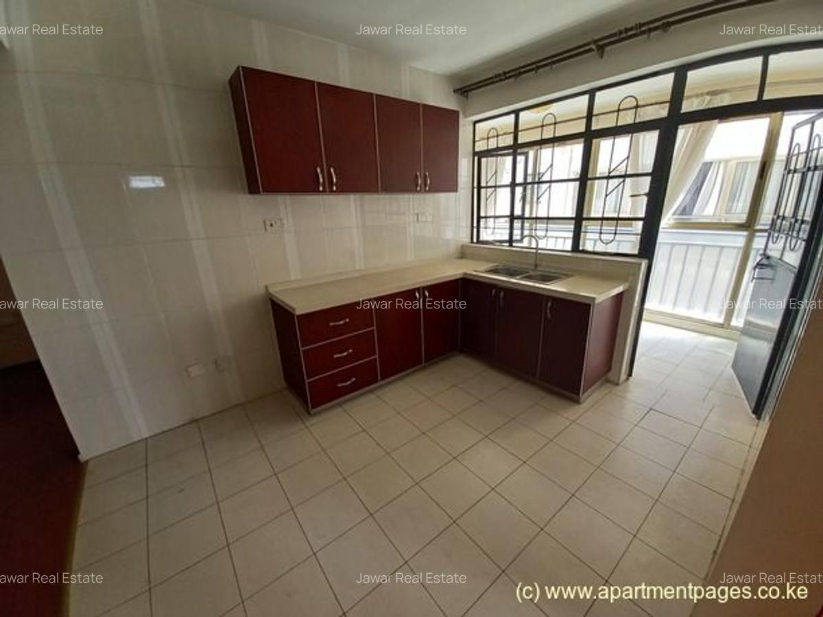 Serviced 3 Bed Apartment with En Suite at Kindaruma Road - 15