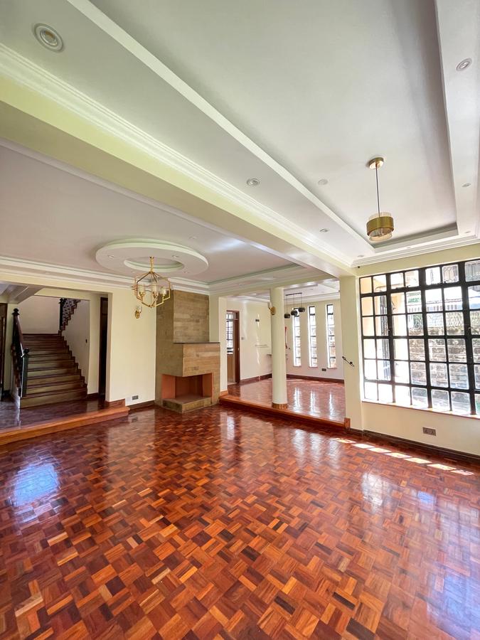 5 Bed Villa with En Suite in Lavington - 2