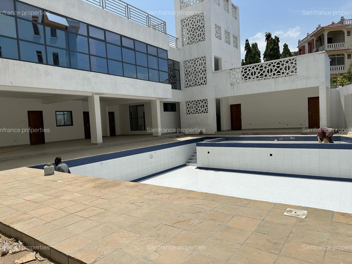 2 Bed Apartment with En Suite at 1 St Avanue - 5