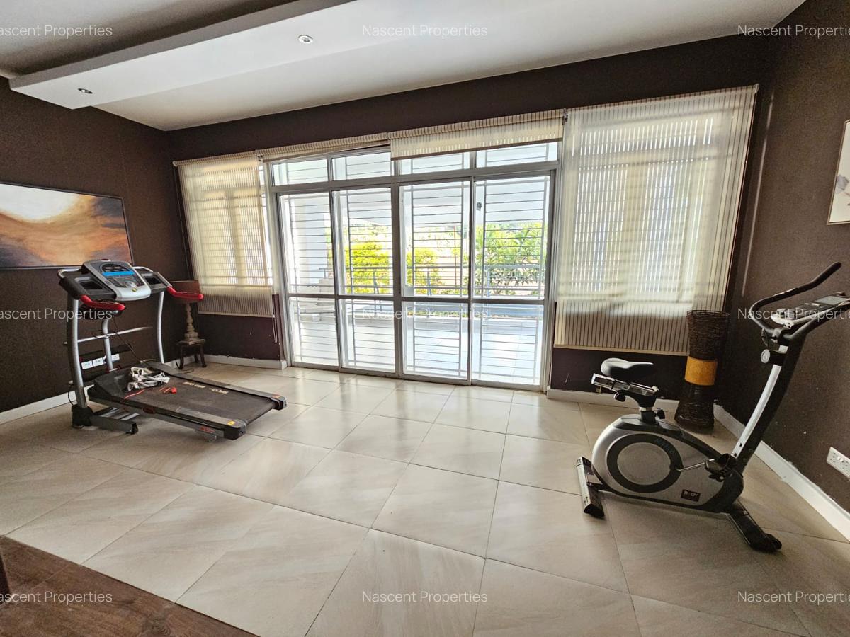 4 Bed Villa with En Suite in Spring Valley - 13