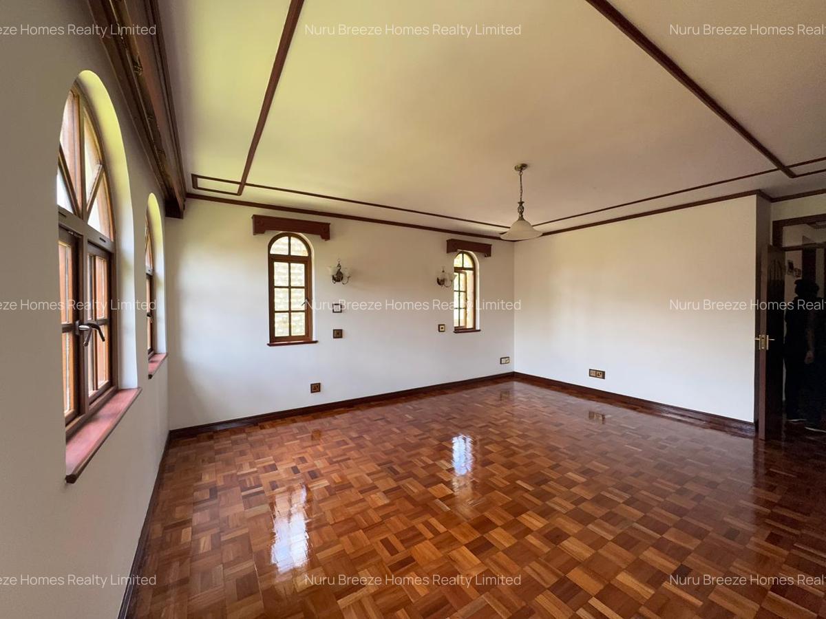 4 Bed Townhouse with En Suite in Lavington - 9