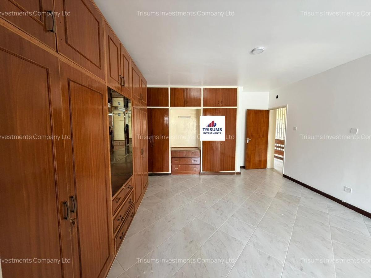 4 Bed Townhouse with En Suite in Westlands Area - 9