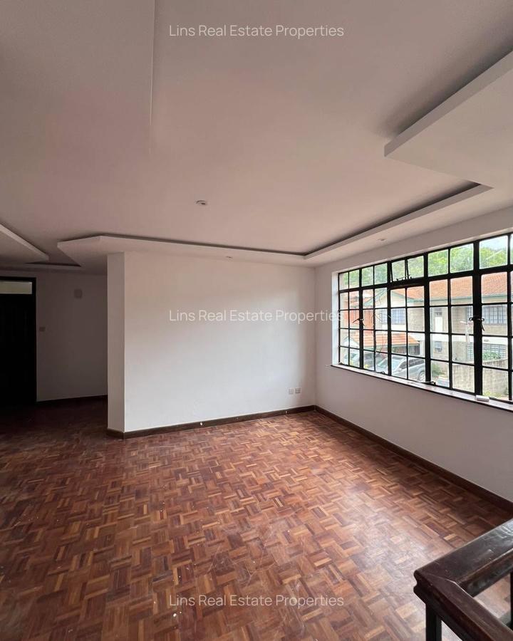 4 Bed Townhouse with En Suite in Lavington - 9