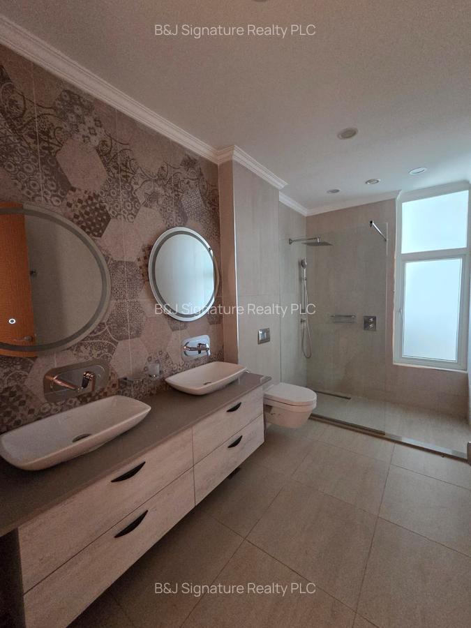 3 Bed Apartment with En Suite in Parklands - 8