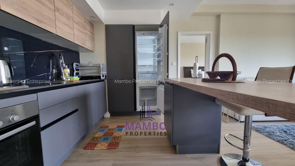 Serviced 2 Bed Apartment with En Suite at Riverside Dr - 4