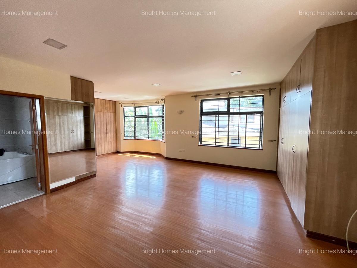 6 Bed Townhouse with En Suite in Lavington - 8