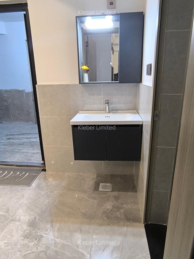 Studio Apartment with En Suite at Valley Arcade - 8