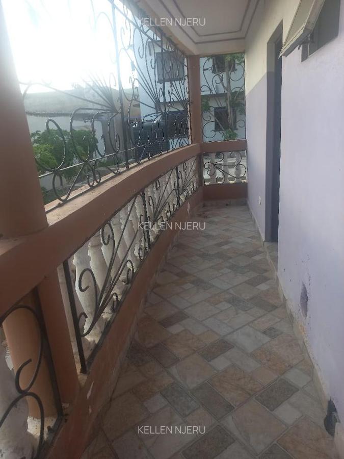 8 Bed Townhouse with En Suite at Lakeview - 8